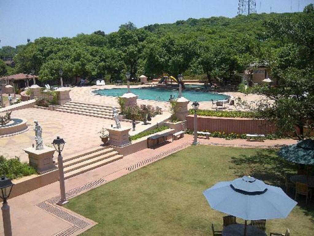 Evershine Resort & Spa Mahābaleshwar Εξωτερικό φωτογραφία